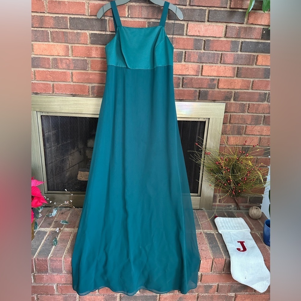 🛍️ Papell Boutique Evening dress with excellent condition.